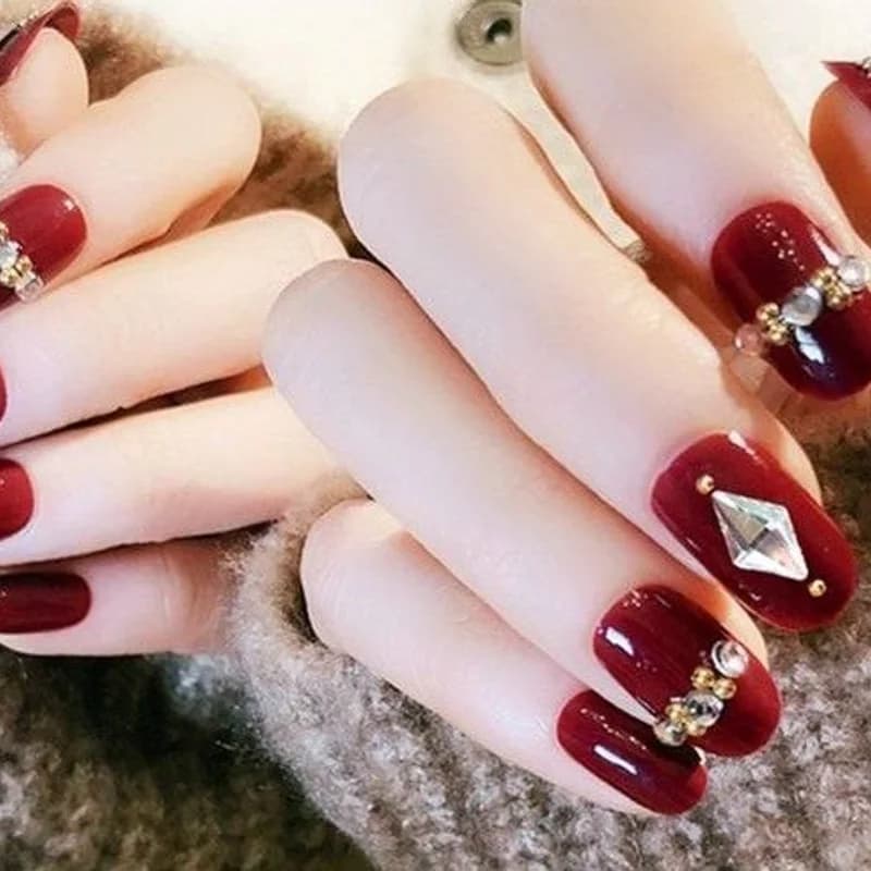 Maja Nails & Lashes 9